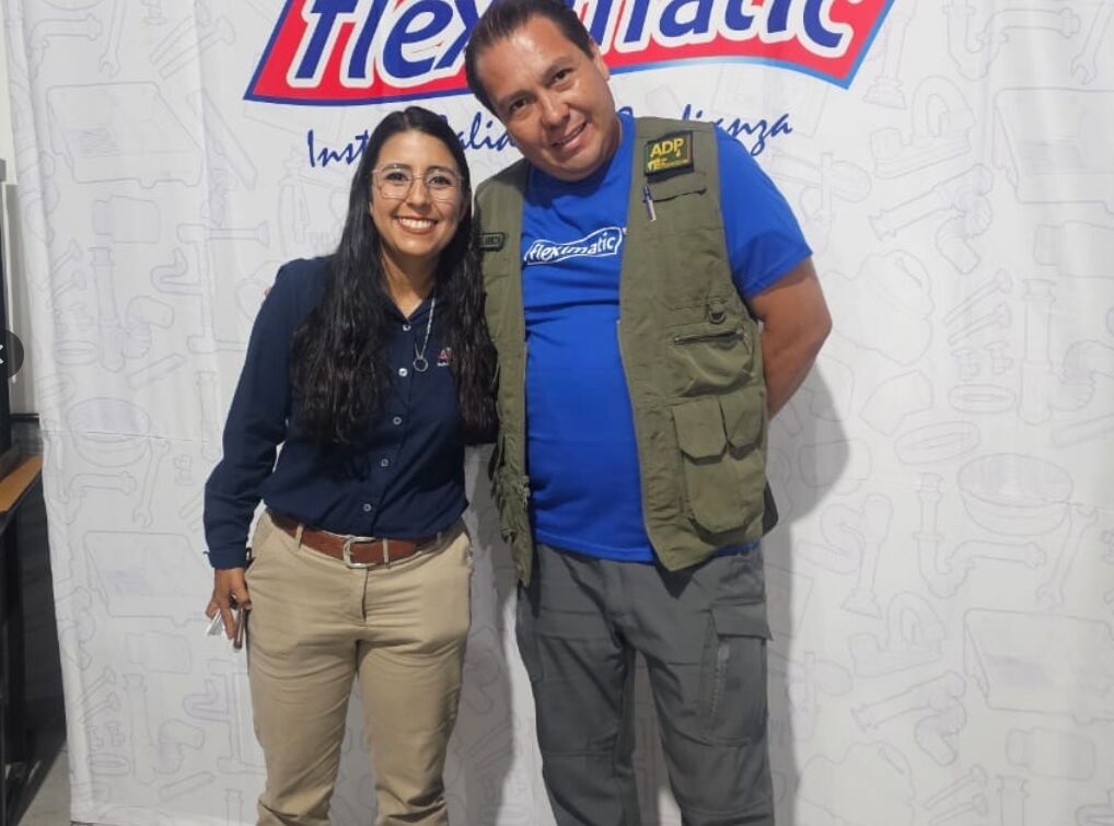 Instructores en evento Flexímatic